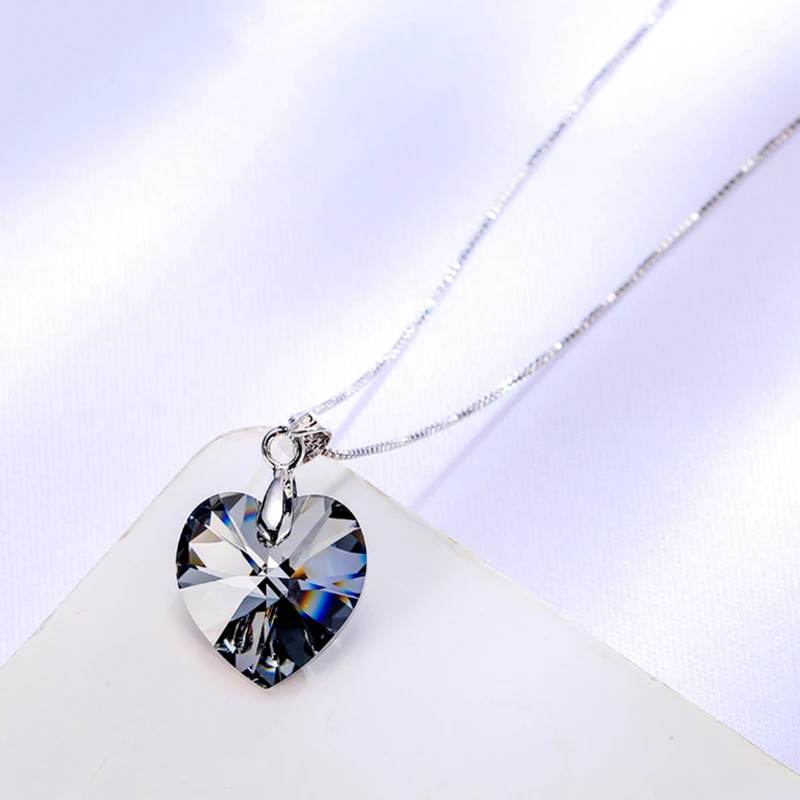 Комплект из колье и серёг с австрийскими кристаллами