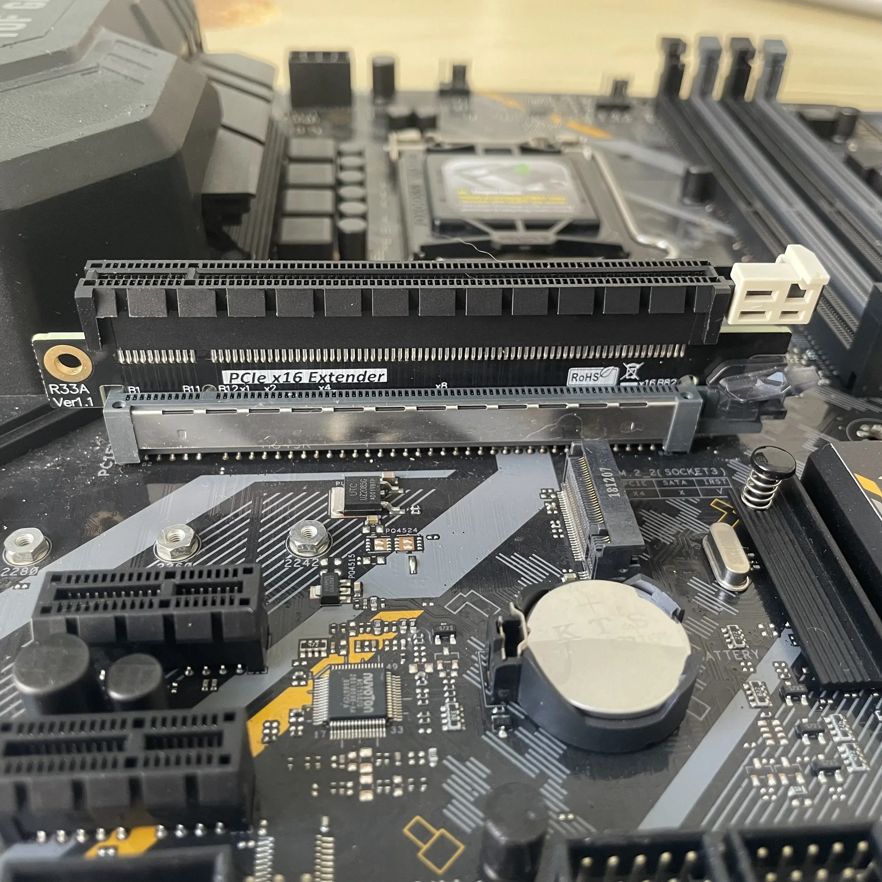 Фото Адаптер PCI-E 5.0 4.0 X16, переходник PCI Express 5.0 16X (штекер) на 16X (гнездо), защитная карта-райзер с углом поворота 180 градусов для графических процессоров (GPU) №4
