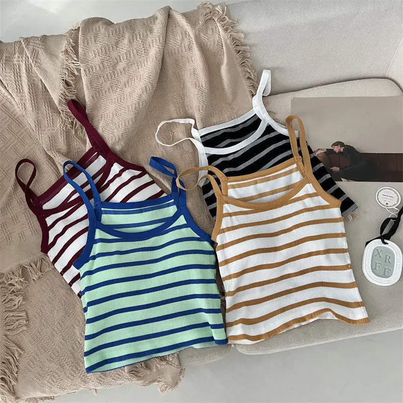 

Женская майка в полоску, с вставками на груди