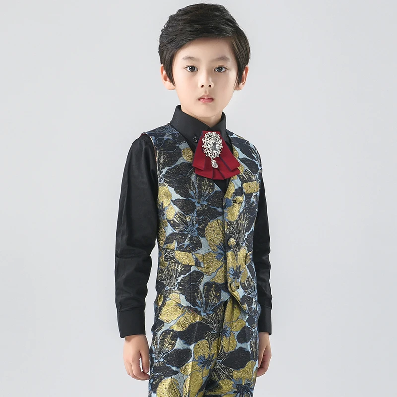 Рисунок 5 - Костюм для мальчиков из блейзера