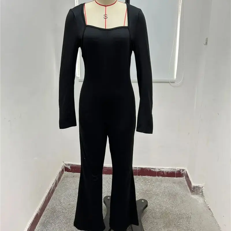 Женский комбинезон с длинным рукавом квадратным вырезом и расклешенными брюками