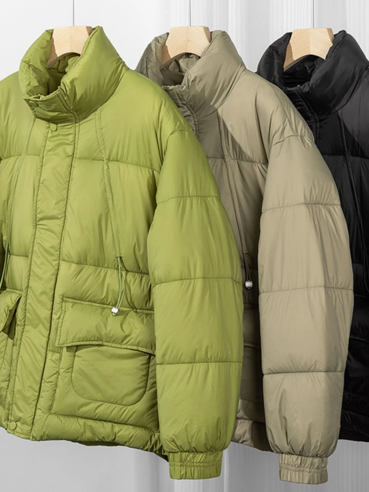 Зимний тяжелый ветрозащитный теплый пуховик с воротником-стойкой однотонный