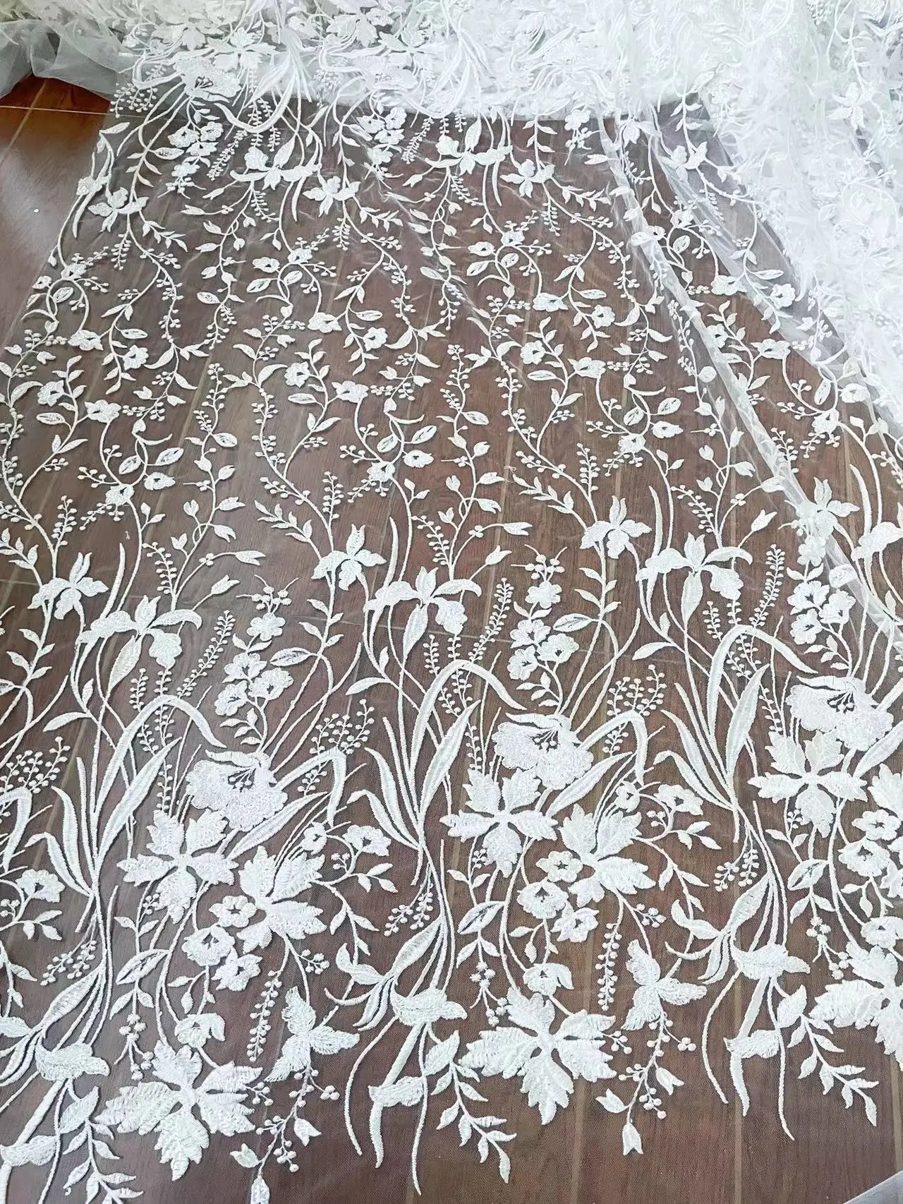 

Free Shipping 1Yard Wedding Dress Sewing Accessories White And Sequins Embroidery Lace Fabric Soft Tulle For Bridal Gowns Wears