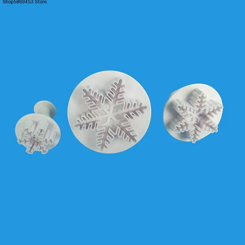 

3pcs Fine Snowflake Spring Mould Biscuit Tool Set is very suitable for novice bakers to use simple convenient and rapid forming