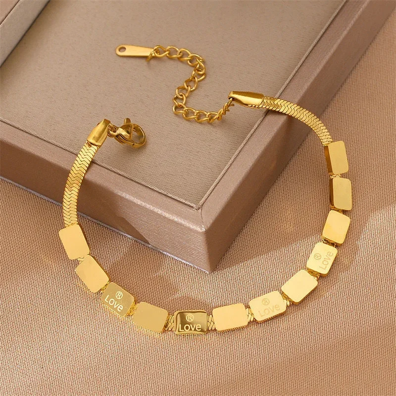 

Korean Y2K Stainless Steel Gold Small Square Snake Bone Chain Pendant Bracelet For Women Party Jewelry Set Beautiful Gifts