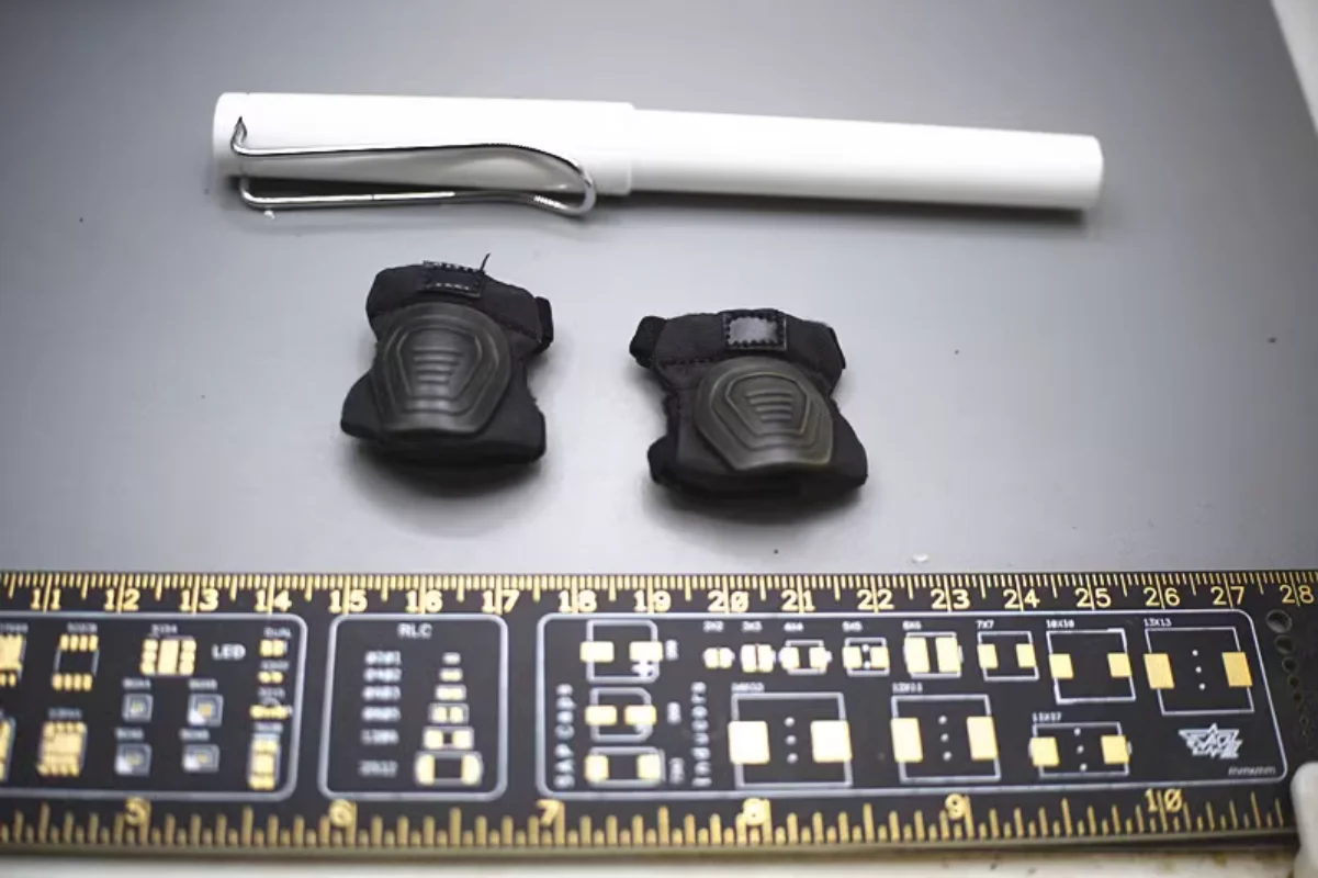 

SOLDIER STORY 1/6 Scale Soldier SSG-005 kneepad Model For 12'' Action Figure