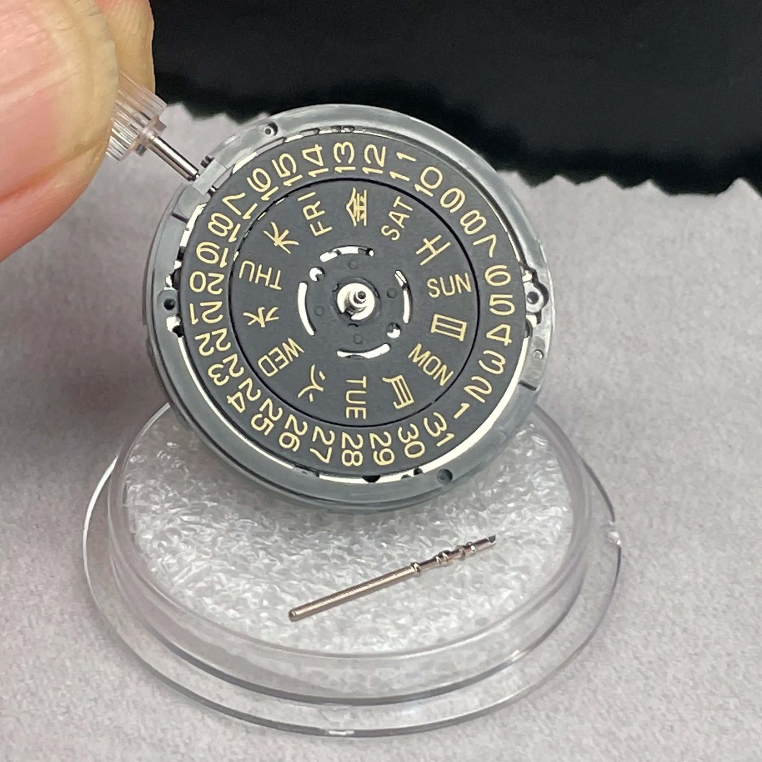 Japan 24 Jewels Black NH36A Automatic Mechanical Movement Crown at 3/3.8 Gold Text Mechanism for Watch