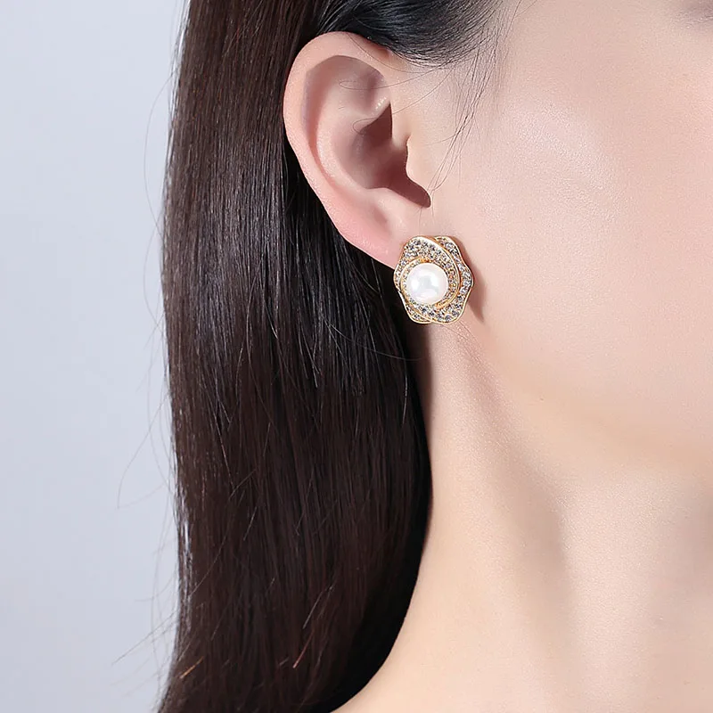 Женские серьги-гвоздики с фианитами, в стиле INS