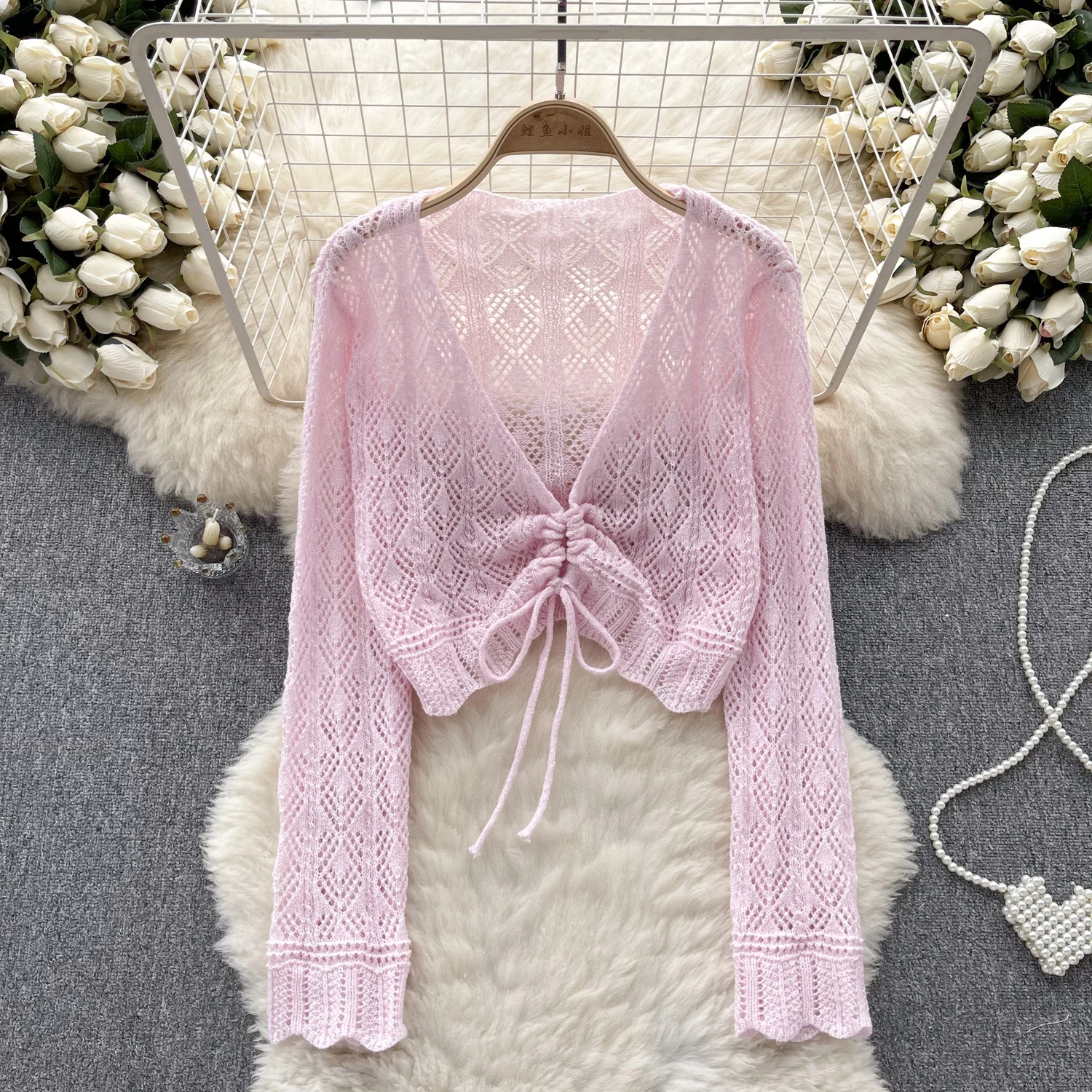 Полиэстеровые вязаные кардиганы с V-образным вырезом