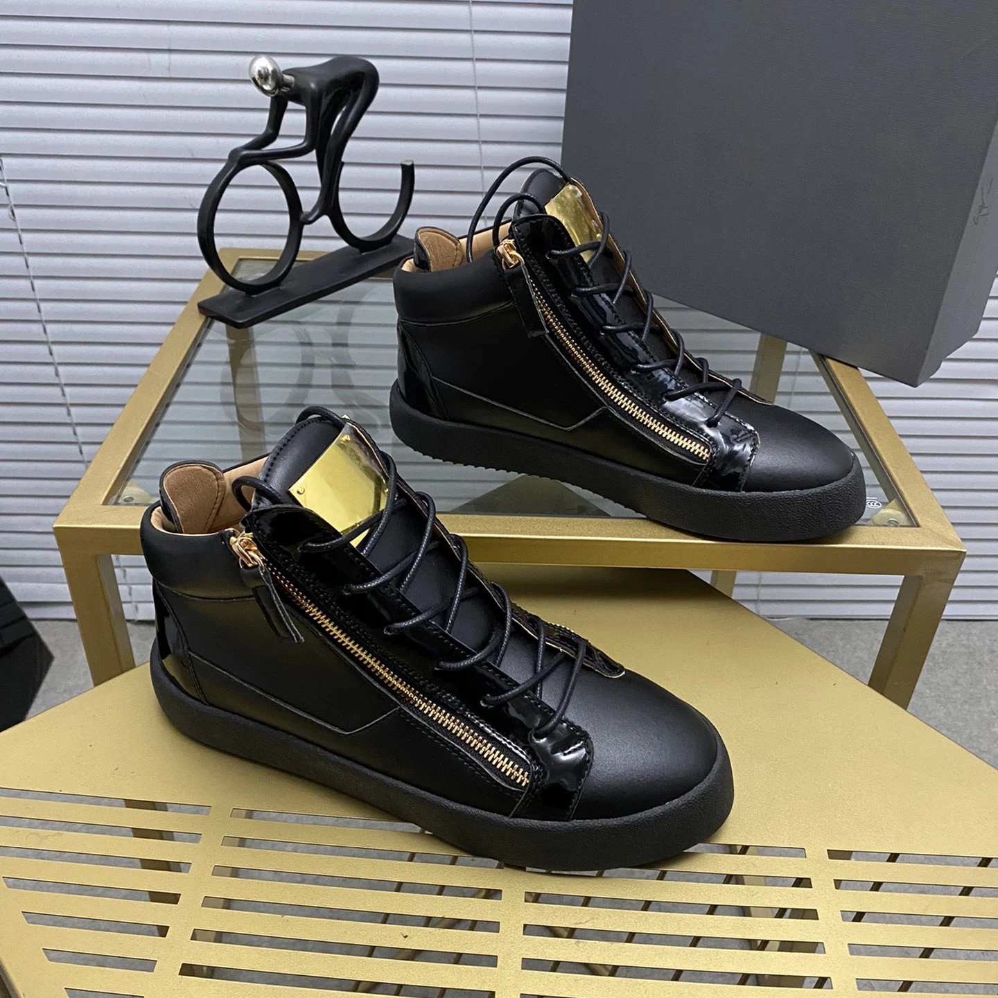 

Top Quality GZ Mens Casual Shoes Luxury Womens Leather Sneakers Unisex Fashion Trainers Youth Designer Canvas Shoes MD0009