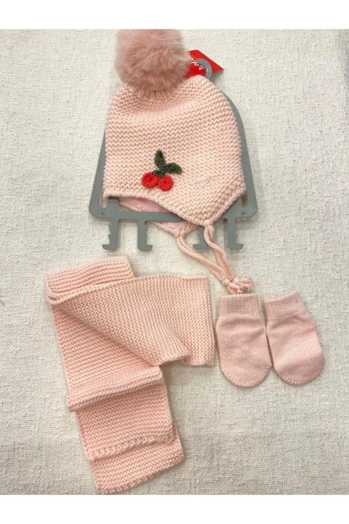 

Комплект из шарфа, шапки и перчаток, детский шарф для девочек, берет, перчатки, перчатки с вышивкой в виде вишни, Поллар, 0-18 месяцев, 3 шт.