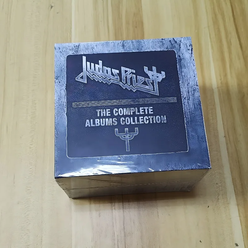 Коллекция компакт-дисков Heavy Metal Band