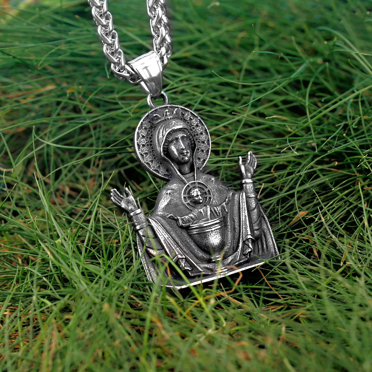 

Men's Stainless Steel Religious Necklace Virgin Mary Prayer Pendant Necklace Long Chain Christian Fashion Vintage Jewelry Gift