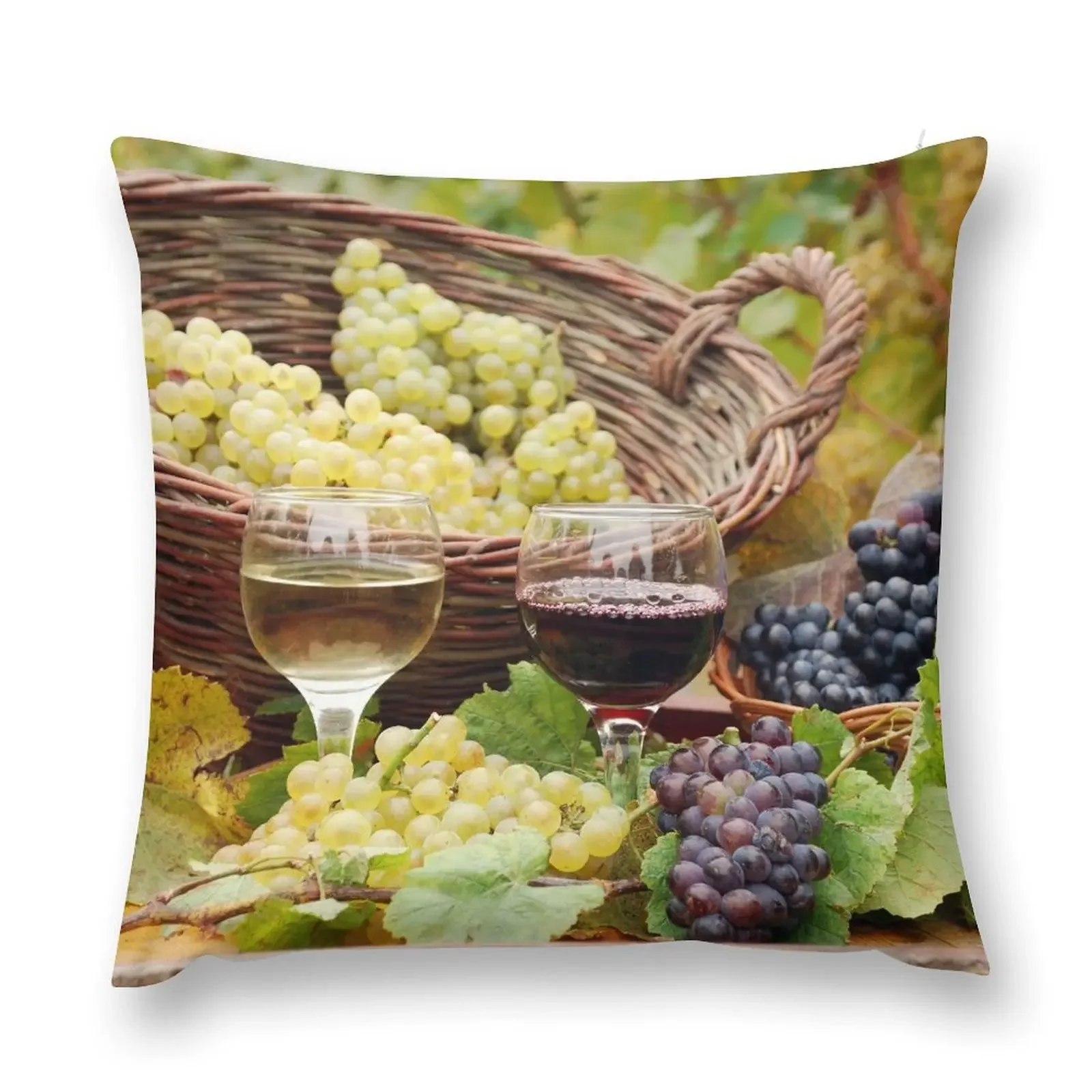 Красное и белое вино с виноградом осенний сезон декоративная подушка