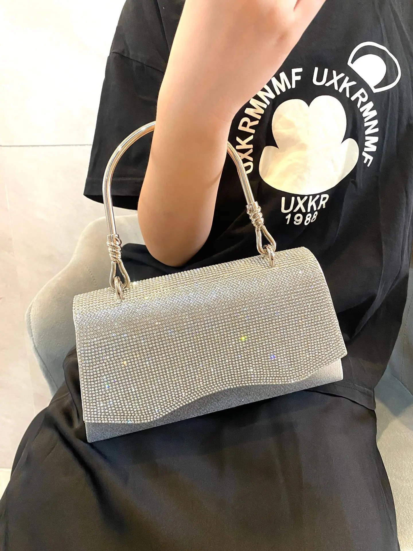 Новинка серебристые женские сумки блестящая вечерняя сумка модная Банкетная