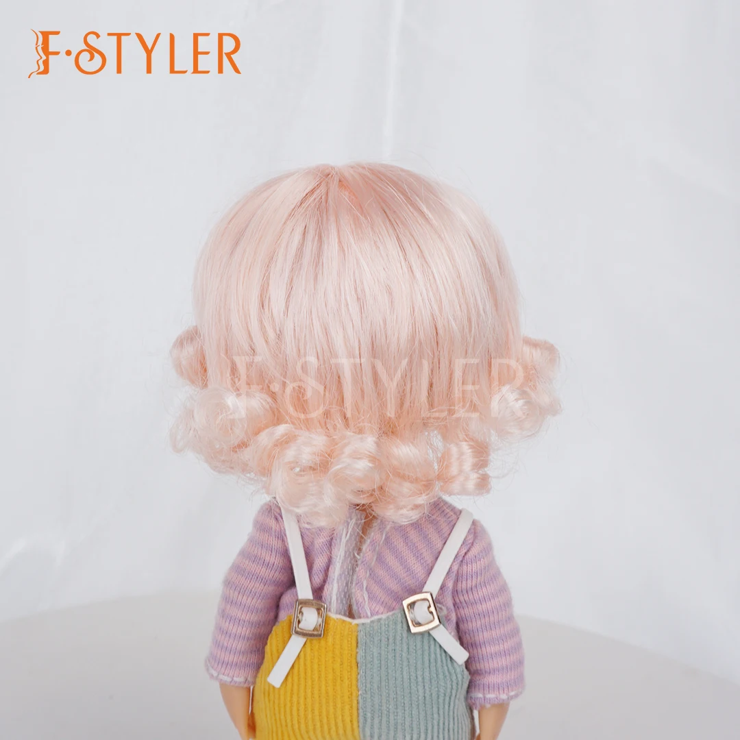 Парик для кукол FSTYLER 5-6 дюймов, розовый с легким золотистым оттенком, для мальчиков, синтетический мохер, милые завитки сзади, для кукол 18 YOSD MSD SD, аксессуары для игрушек (art.: 3920dbffb50b9) - 3920dbffb50b9