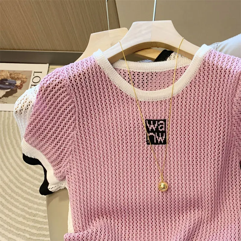 Фиолетовый изящный контрастный цвет с круглым вырезом и короткими рукавами