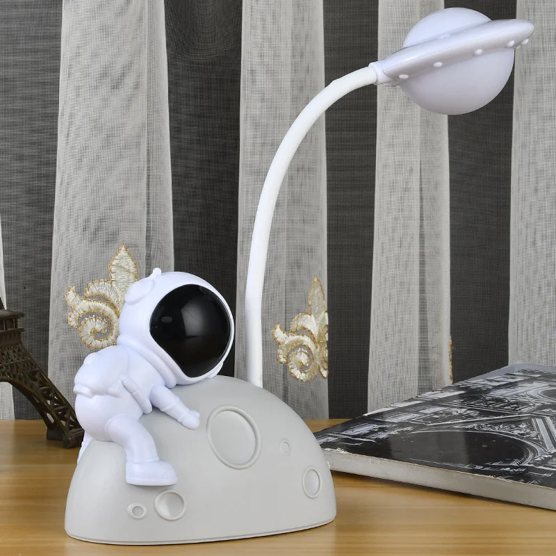 Astronaut Moon Nightlight USB Cute Ornament Lamp LED Bedside Desk Lamp Kids Birthday Gift for Living Room Party Atmosphere Light