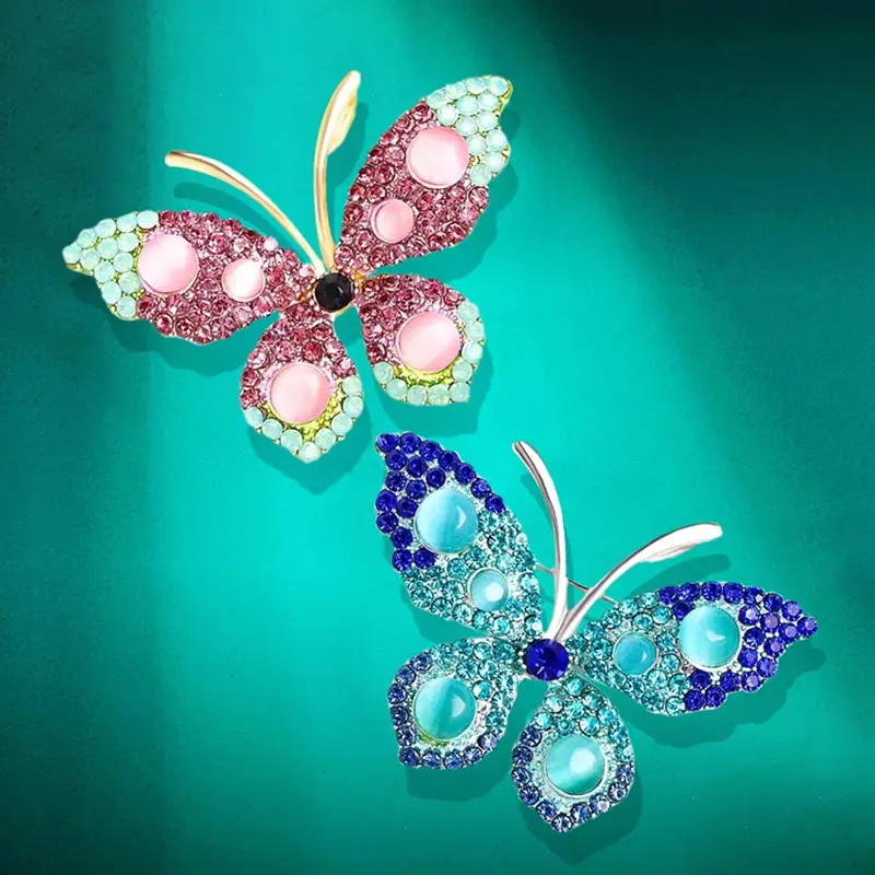 

Women Elegant Crystal Insect Brooch Pins Delicate Rhinestone Butterfly Brooches Fashion Wedding Party Jewelry Coat Accessories