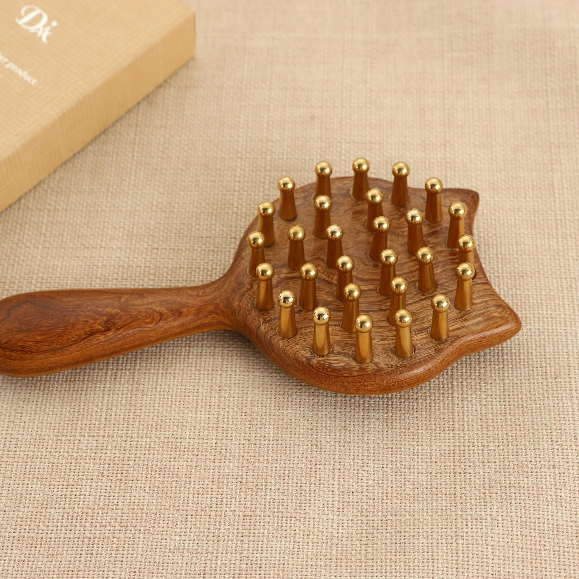 Расческа для волос из сандалового дерева кошек антистатическая изысканная