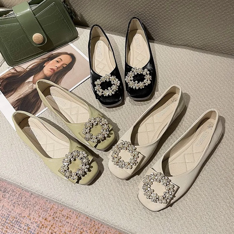 

Элегантные Мокасины с закрытым носком, без застежки, осенняя мягкая женская обувь с квадратным носком, украшенная жемчугом, повседневная же...