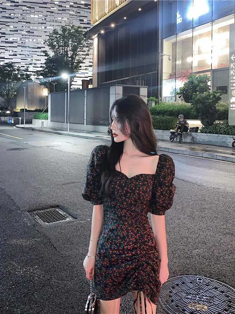 

Дизайнерское мини-платье для женщин, модные милые цветочные женские платья, корейские вечерние женские халаты, лето 2022, женские бандажные п...