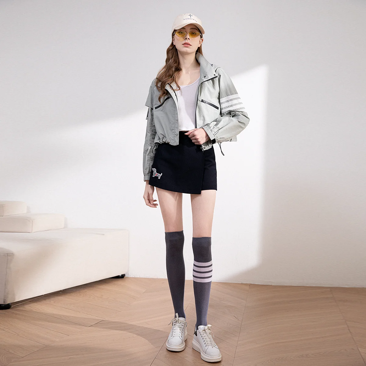 Женская демисезонная короткая куртка из искусственной кожи