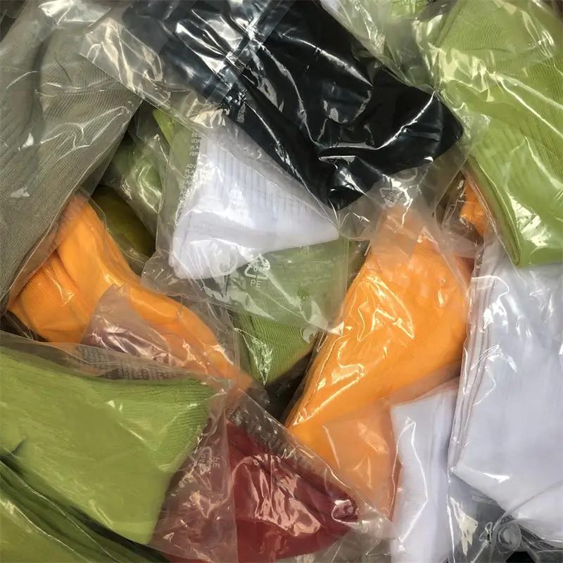 2022 Hot autumn winter graffiti men's women's letter socks street art solid color cotton towel bottom sports sock