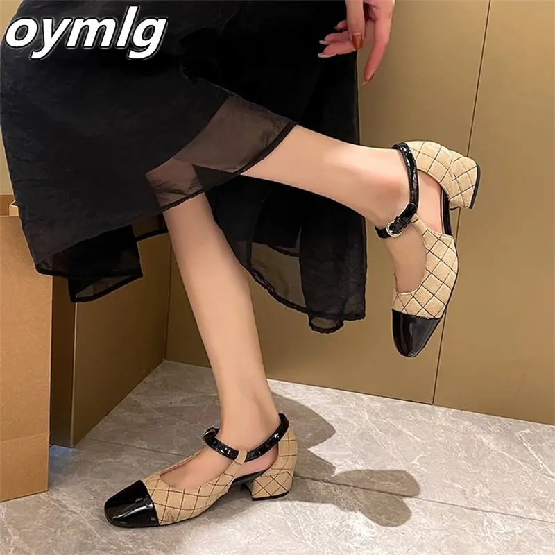 

2022 New Small Fragrance Soft Leather Diamond Square Head Thick Heel Back Hollow One word Buckle Mary Jane Single Shoes Women