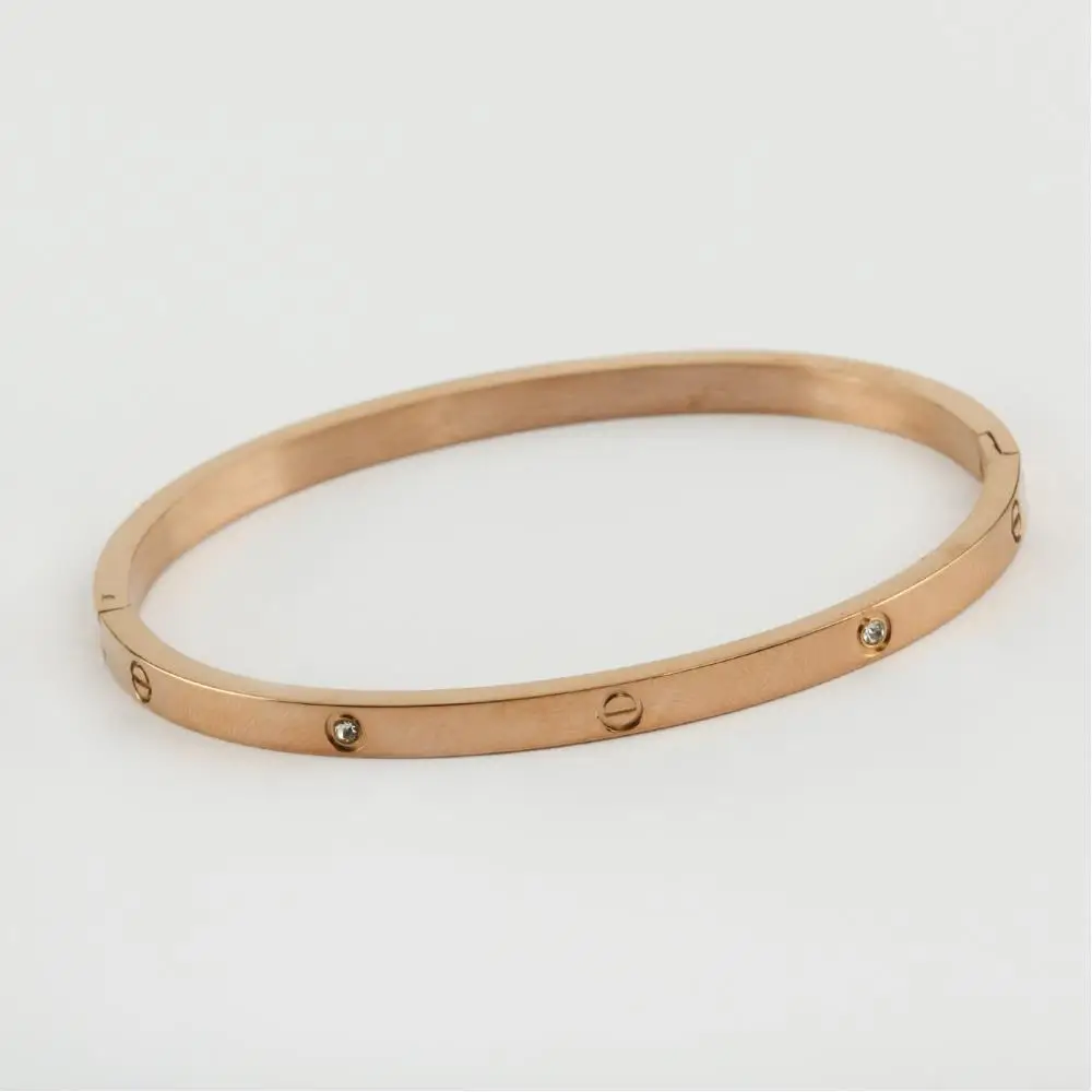 

Оригинальный тонкий браслет из стали и камня Crt