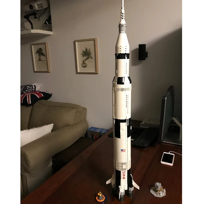 

The Apollo Saturn V Launch Building Blocks Compatible 21309 10231 Rocket Space Launch Bricks Toys for Children