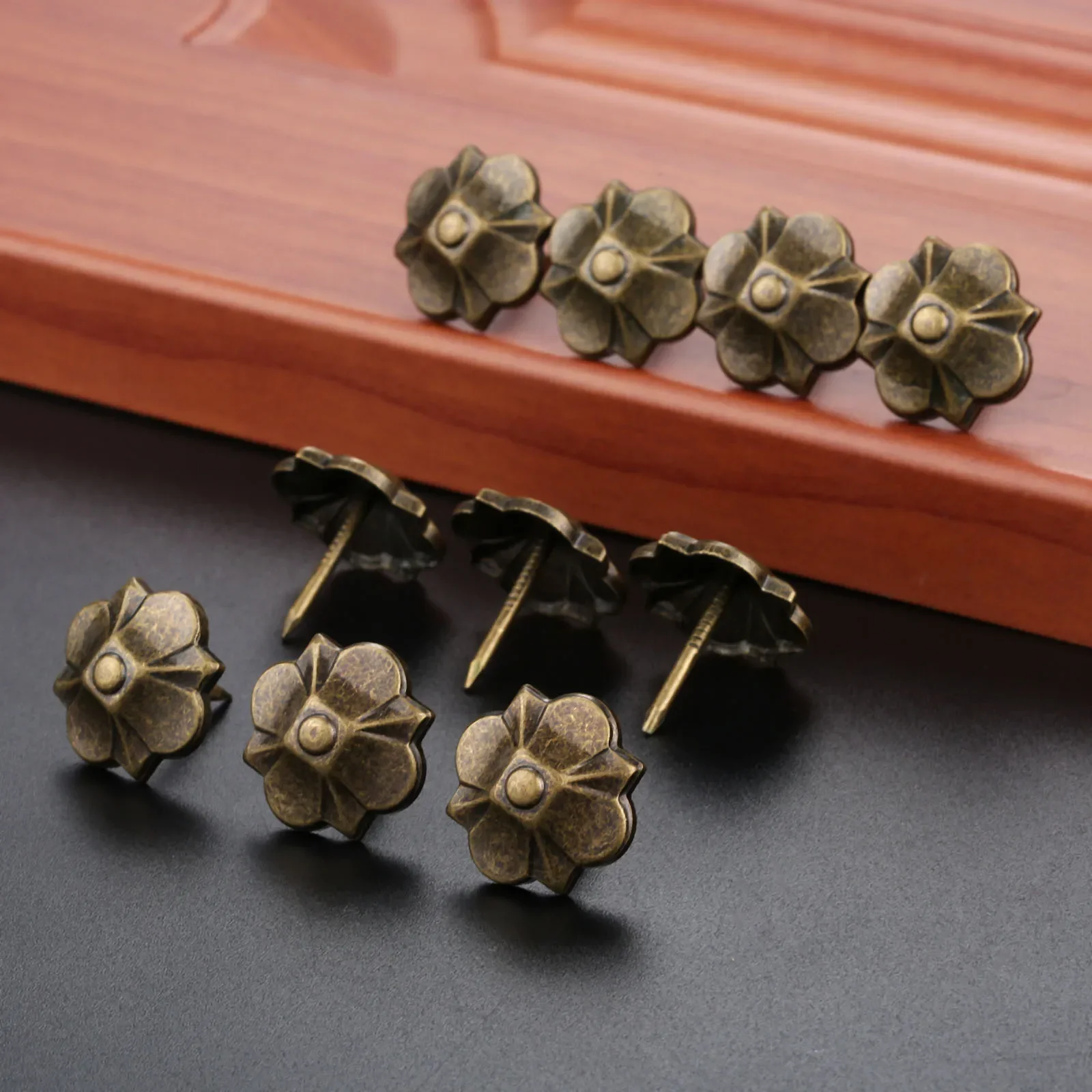 

Мебельные гвозди SVVTOON античная бронза 10 шт.