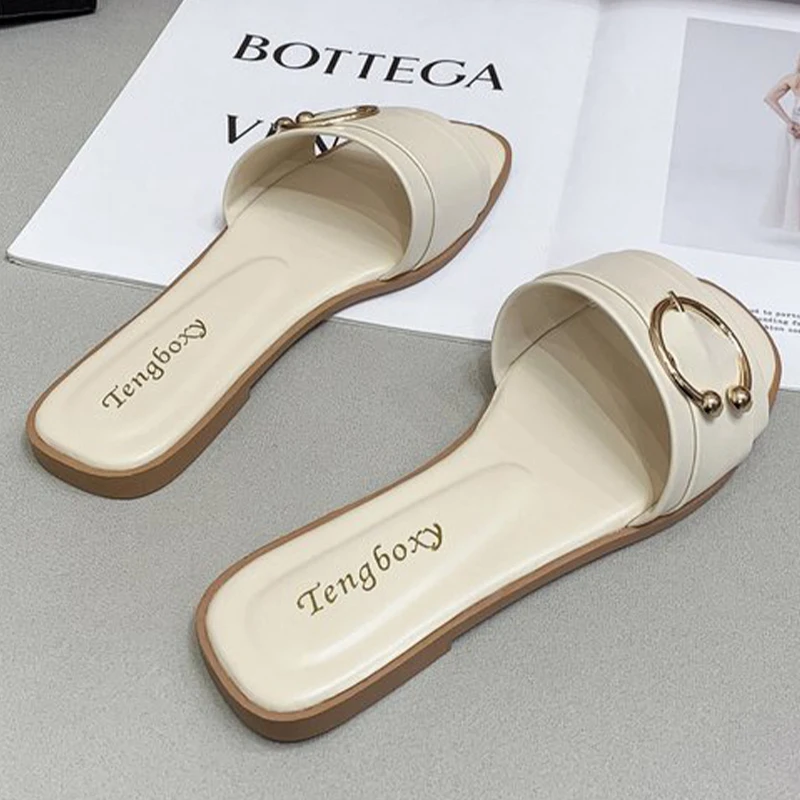 2023 Women Slipper Flat Bottom Non-slip Buckle Decor Outdoor Open Toe Beach Female Sandal Sexy Fashion Design Slides Woman Shoes