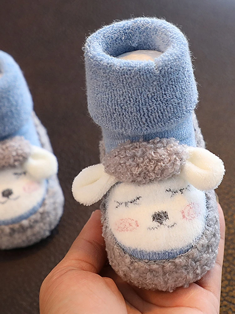 0-3-6 month old baby cotton shoes Autumn and winter toddlers Shoes and socks plush 0-1 year old