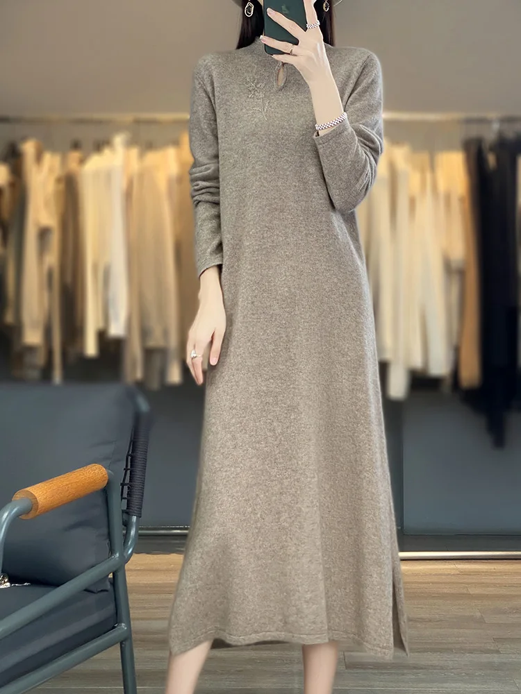 Жаккардовое трикотажное платье из ангоры с вышивкой женское одношаговое средней