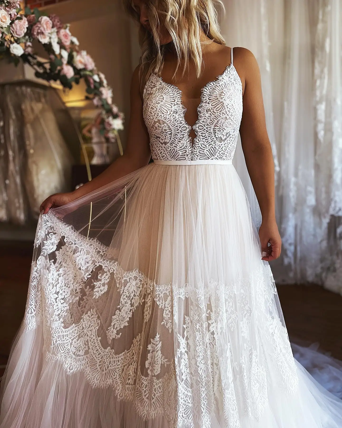 

Bohemian Bridal Wedding Dress 2022 A-Line Spaghetti vestidos de novia Sweep Train Garden robe de mariee Boho Open V-Back