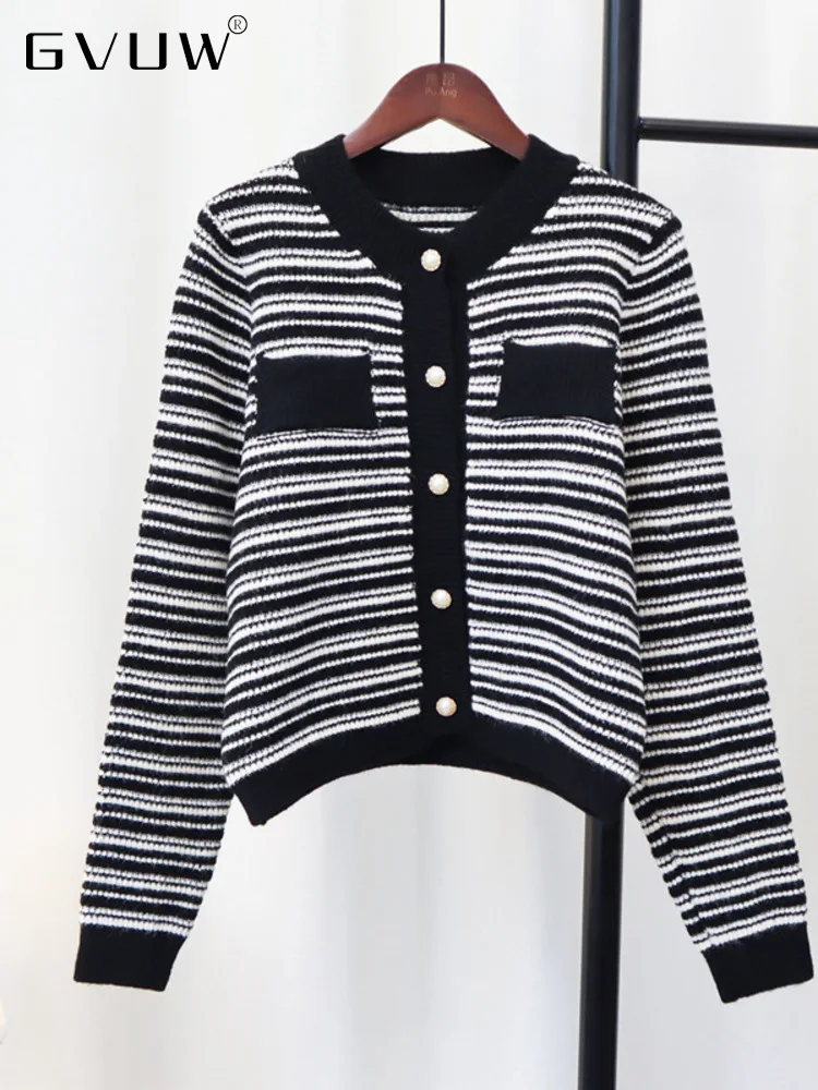 

Женский вязаный свитер в полоску GVUW, однобортный Свободный Повседневный утепленный кардиган с круглым вырезом, модель 17G0193 на осень-зиму