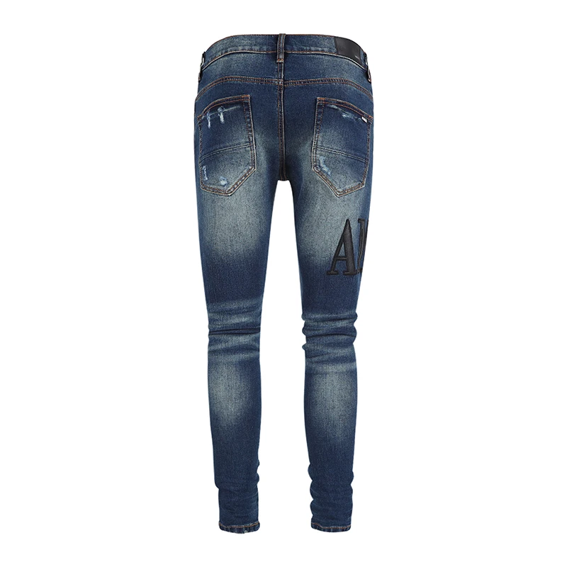 Рисунок 2 - Уличные модные мужские джинсы