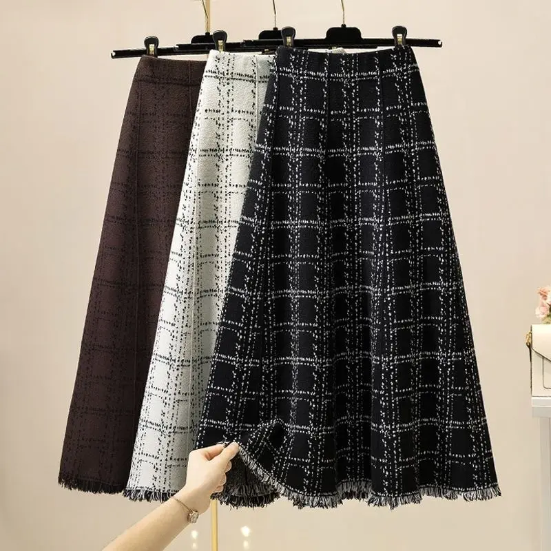 

Женская трикотажная юбка в клетку на осень и зиму, новая средней длины трапециевидная юбка, повседневная шерстяная длинная юбка с бахромой, ...