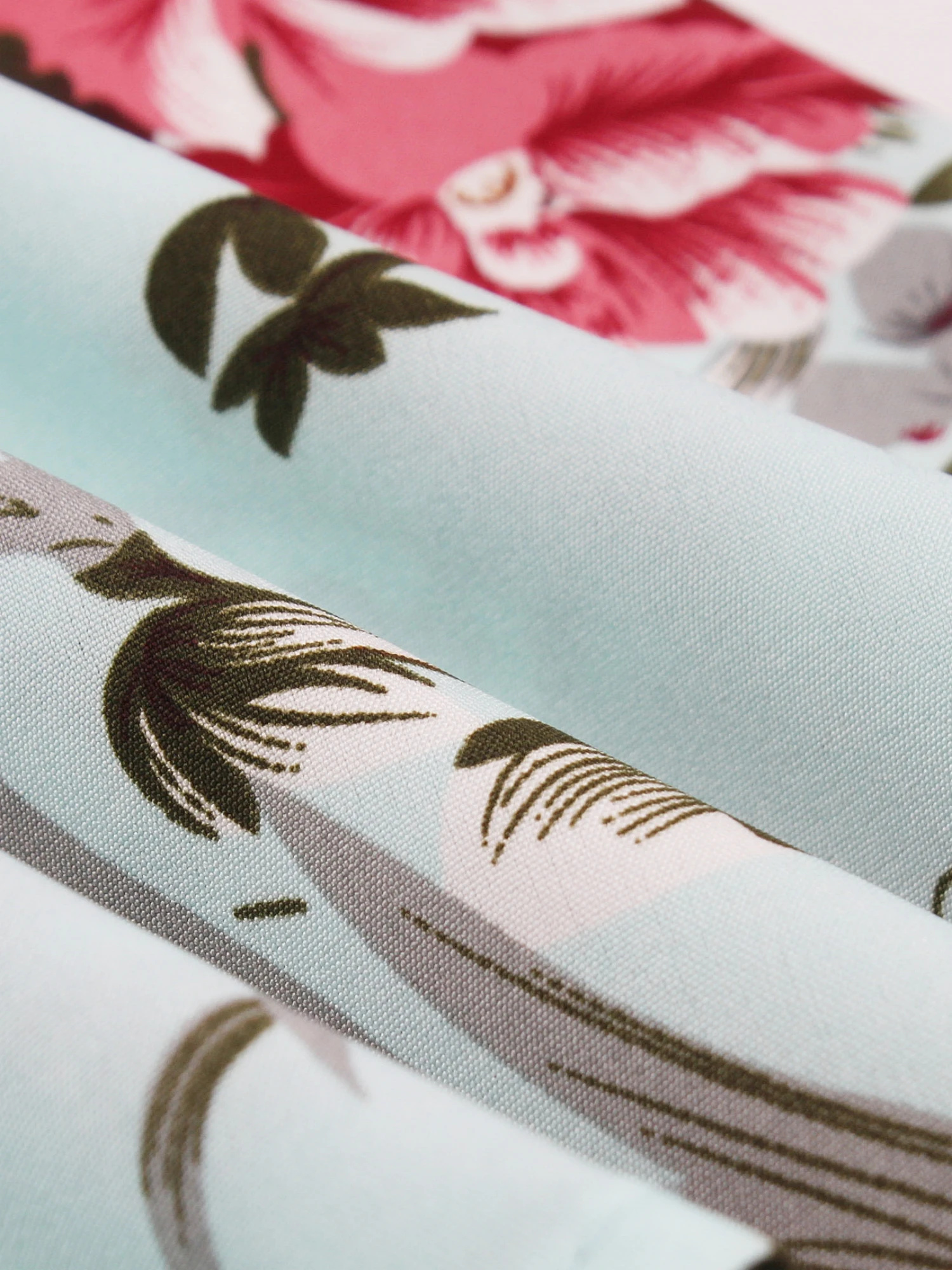 Элегантный пуловер с цветочным принтом круглым вырезом коротким рукавом талией