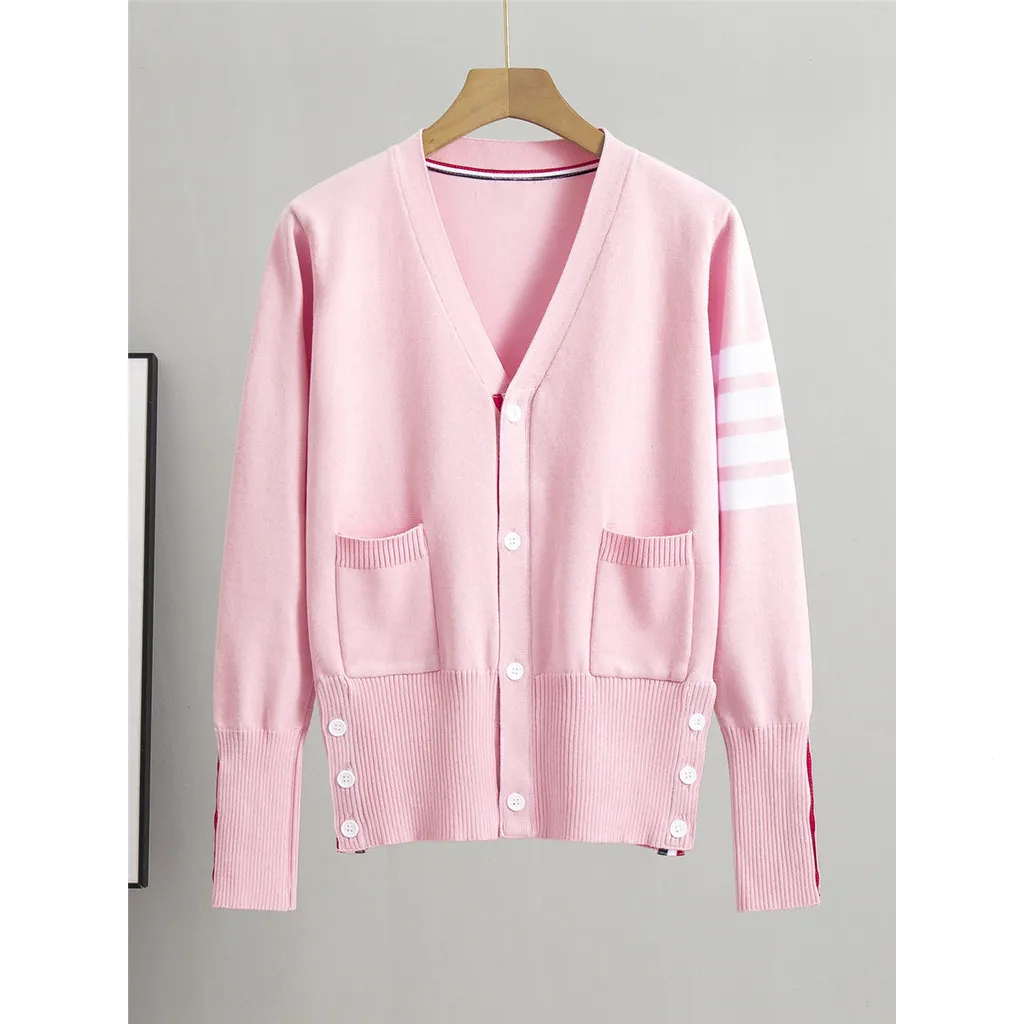 Женский свитер с V-образным вырезом