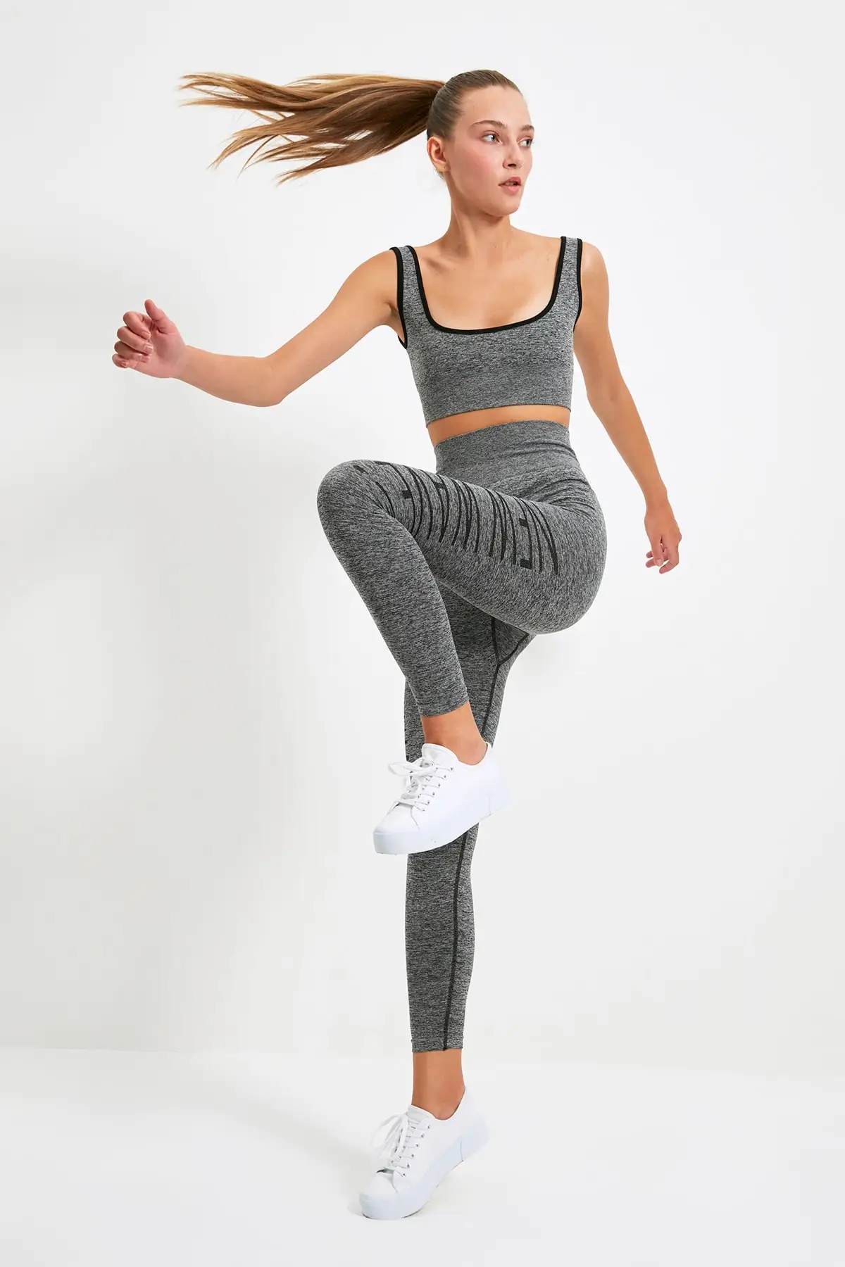 Trendyol Seamless Slogan Detailed Sports Leggings TWOAW22TY0037