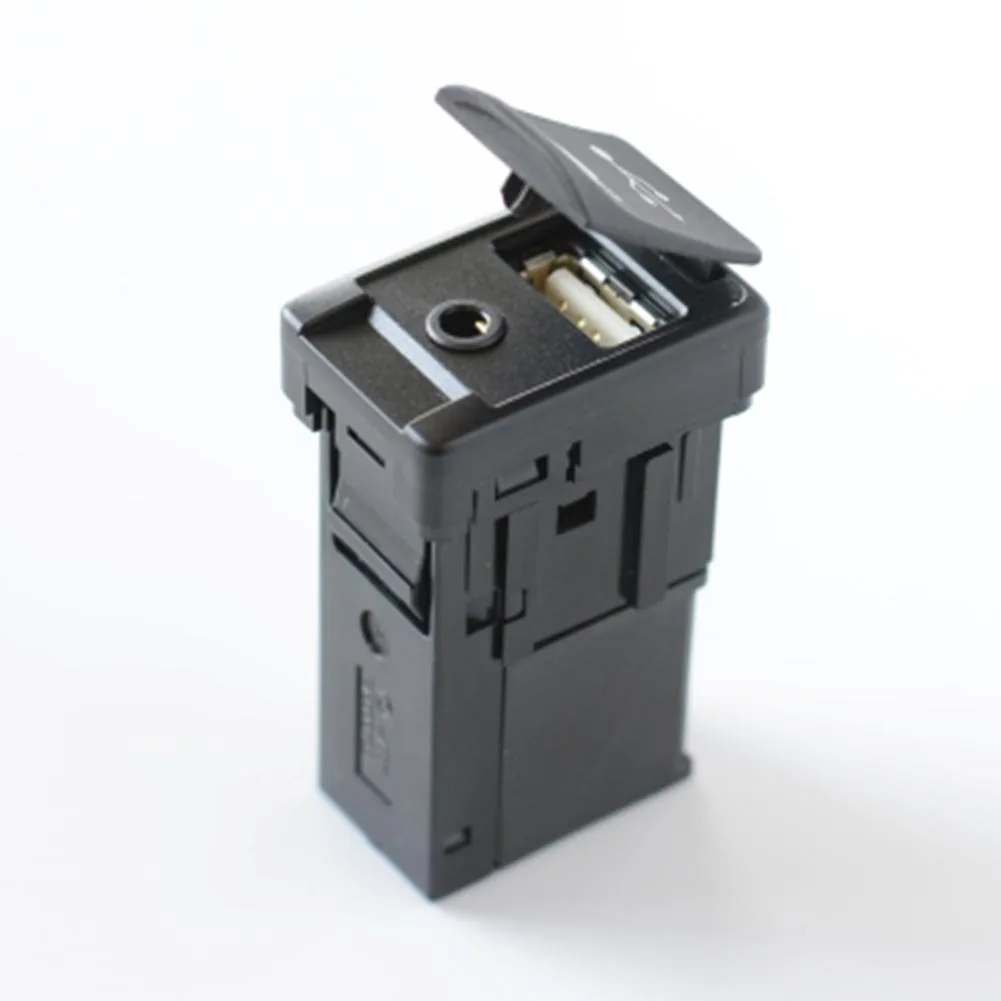 

86190-0E090 Автомобильный аудиоадаптер AUX + USB-разъем для Toyota 2014-2019, центральная консоль, прямая установка, автомобильная электроника