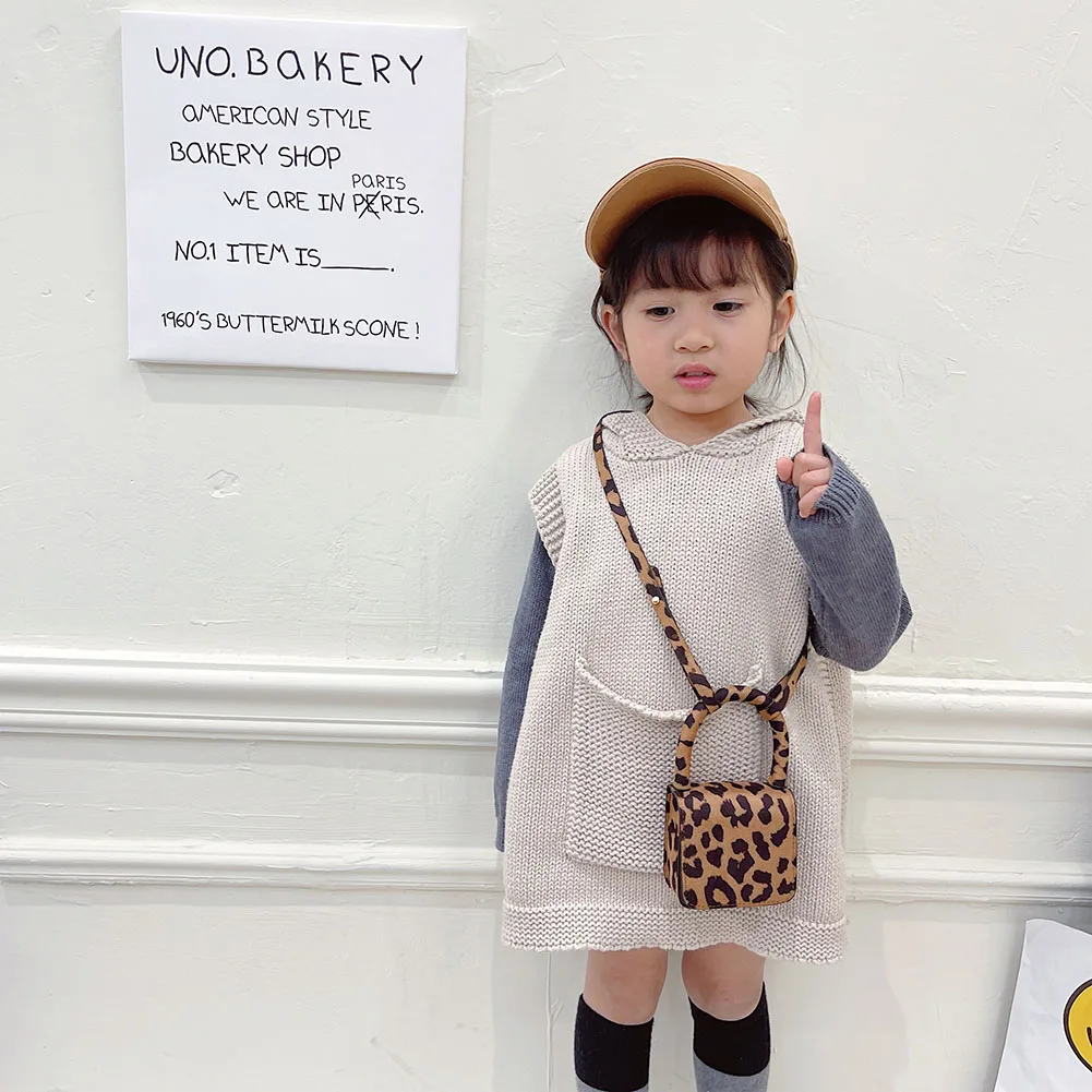 

Retro Mini Shoulder Bag for Kids PU Leather Crossbody Bag Children Shoulder Bags Kids Trending Mini Flap Handbag for Travel