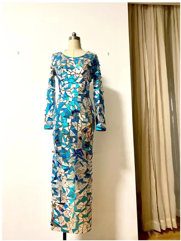 Длинная юбка трапециевидной формы с глубоким V-образным вырезом платье блестками