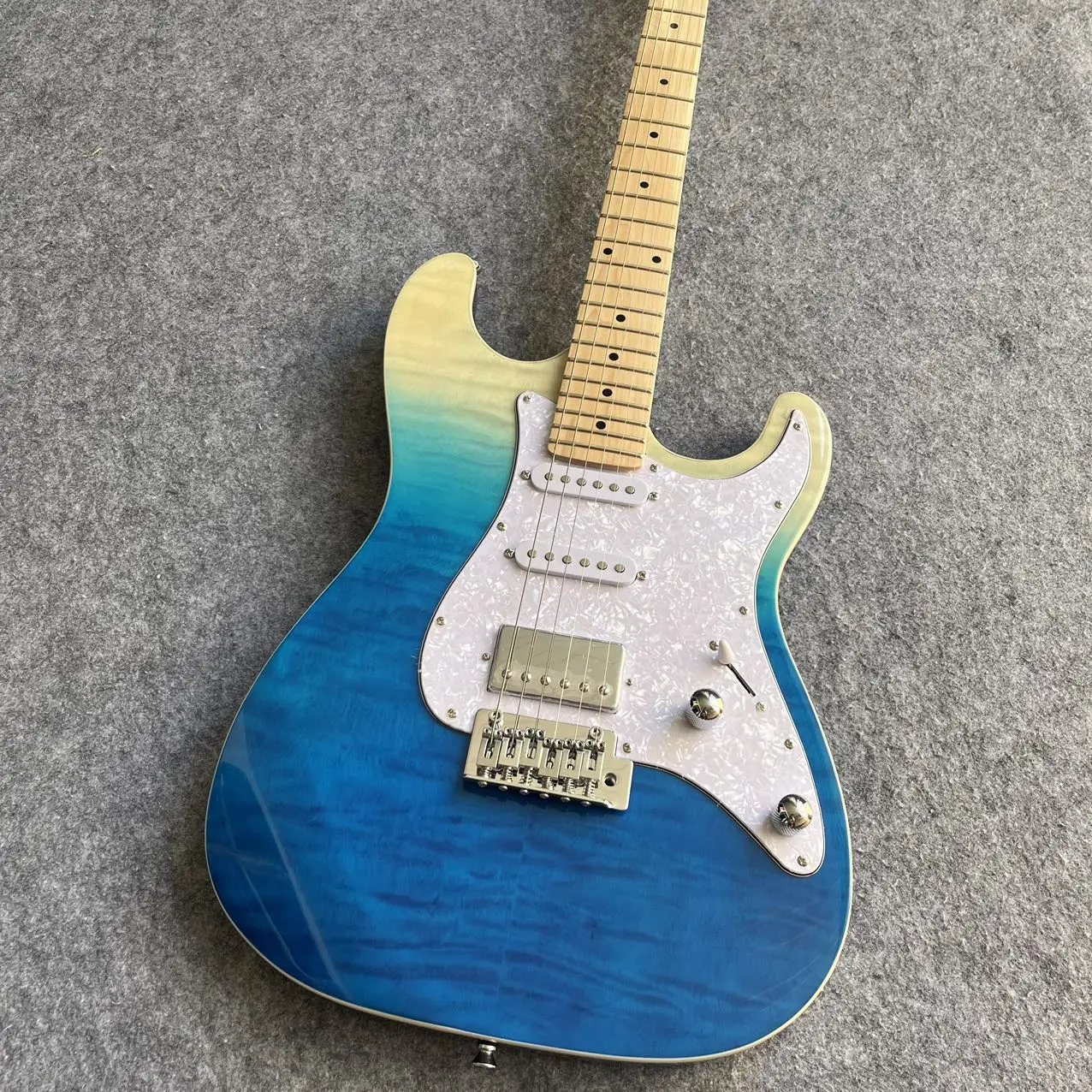 Отправить в течение 1 дней 6-струнная красная электрогитара stratocaster-r на заказ