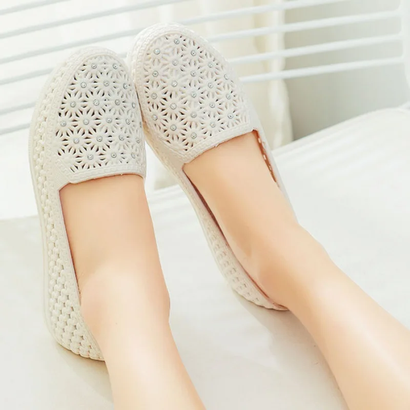 

Новинка 2022, маленькие белые повседневные туфли на одной танкетке для женщин Eyx007 R057