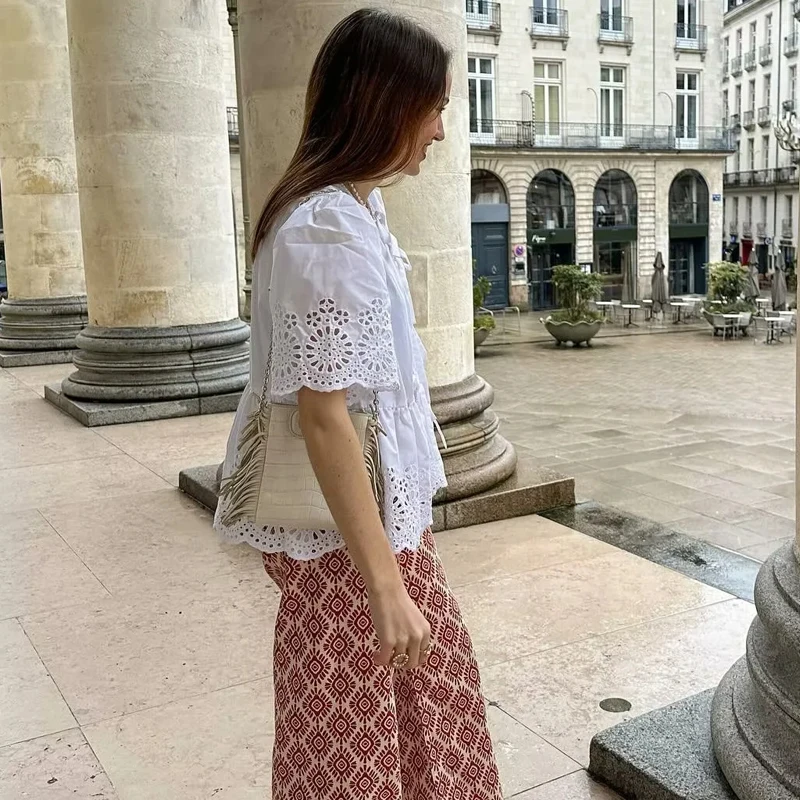 Женская укороченная блузка с вышивкой коротким рукавом и оборками