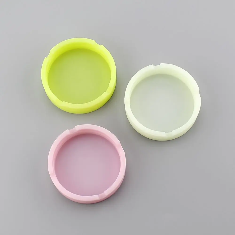 

Glow in the Dark Round Silicone Ashtray-Multi Colors Available