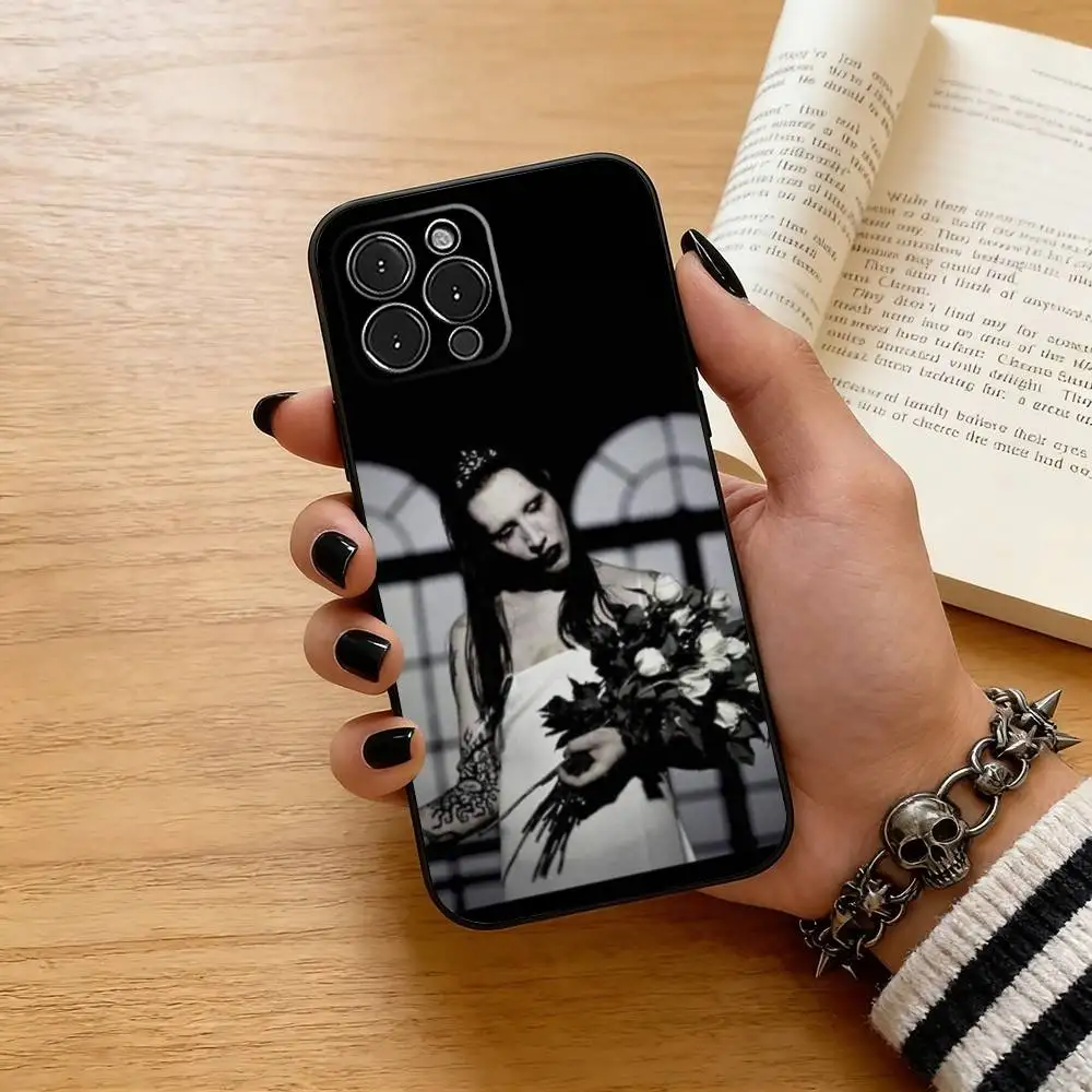 Фото Чехол для телефона M-Marilyn M-Manson для iPhone 17, 16, 15, 14, 13, 12, 11 Plus, Pro Max и других моделей, мягкий черный чехол №5